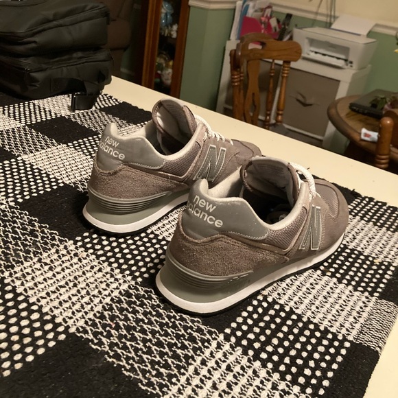 New Balance 574 Classic Like New sz 9 - Picture 2 of 7